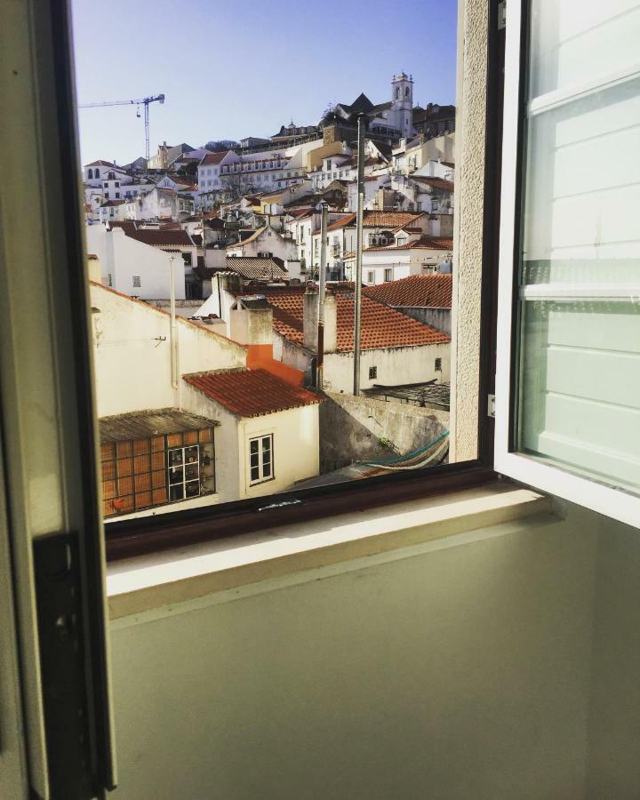 Pequeno Hostel Studio Lisbon Exterior photo